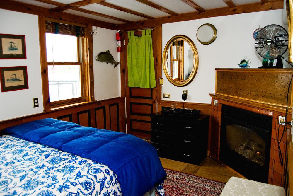 Bed and Breakfast The Covington Houseboat Saint Paul Zewnętrze zdjęcie