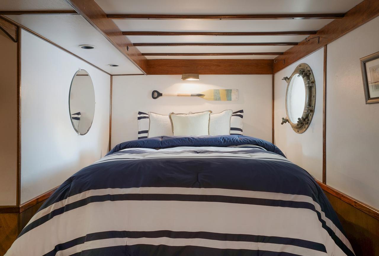 Bed and Breakfast The Covington Houseboat Saint Paul Zewnętrze zdjęcie