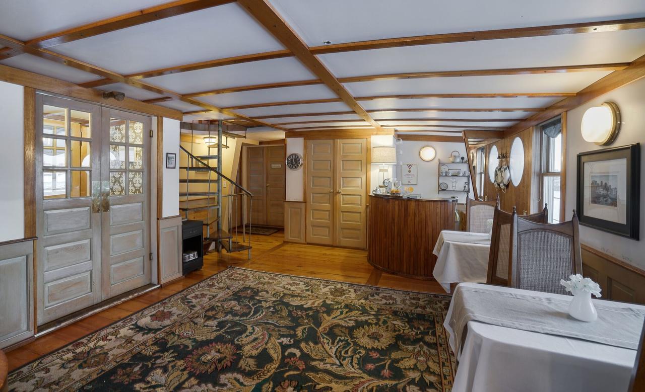 Bed and Breakfast The Covington Houseboat Saint Paul Zewnętrze zdjęcie
