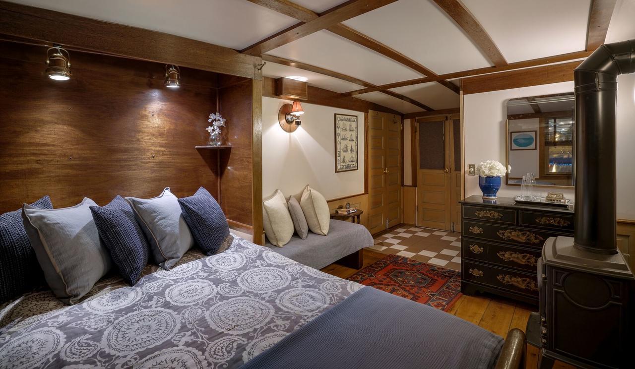Bed and Breakfast The Covington Houseboat Saint Paul Zewnętrze zdjęcie